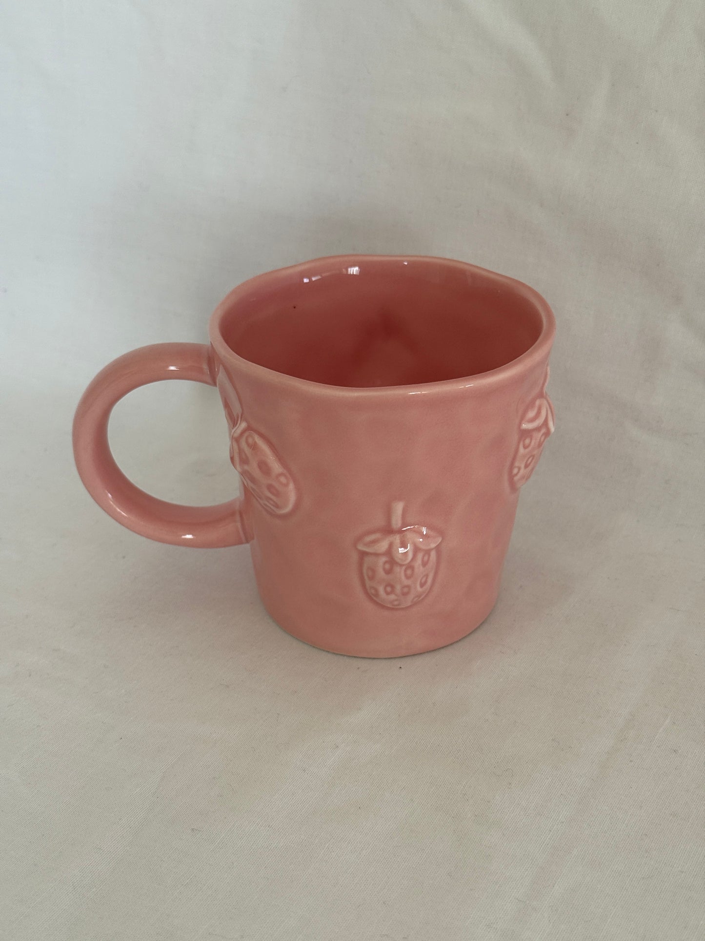 Fraise en Rose Ceramic Mug
