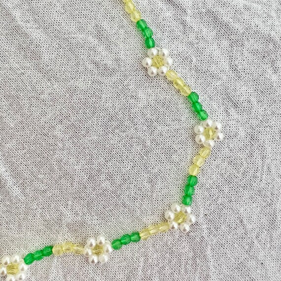 Pastel Beaded Daisy Necklace